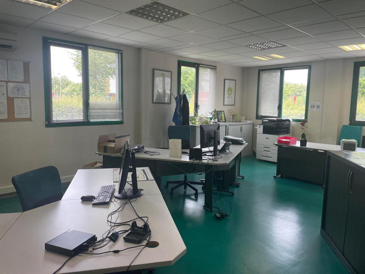Local d'activité Brie-Comte-Robert 3541m² Location local d'activité Brie-Comte-Robert Seine-et-Marne OLACT2423884 2